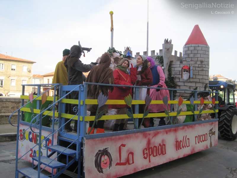 La sfilata a Senigallia per il carnevale 2013