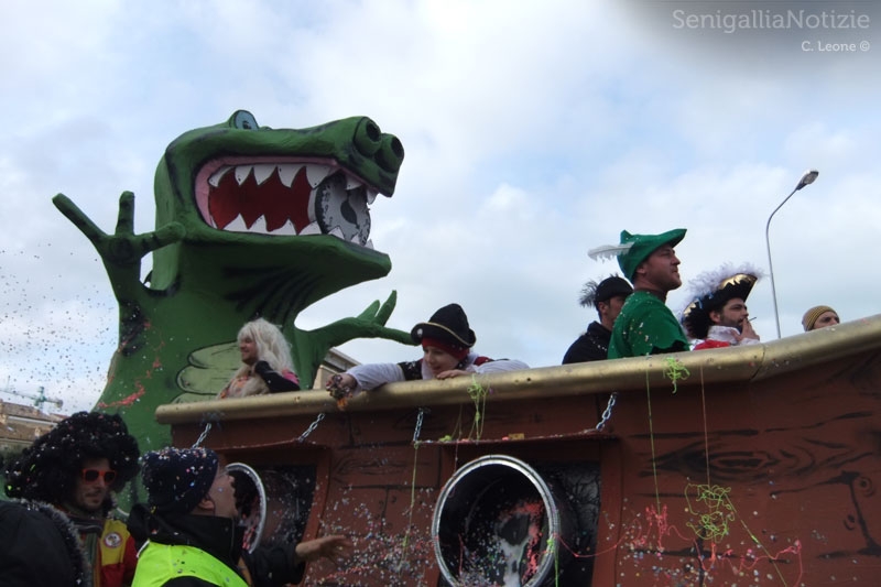 Carro allegorico per il carnevale a Senigallia