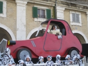 Carro allegorico per il carnevale a Senigallia