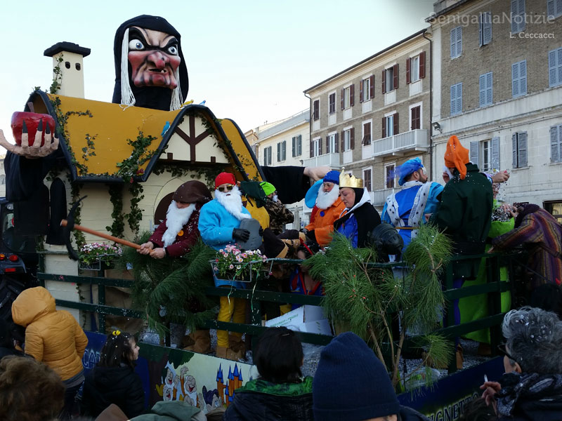Carnevale di Senigallia - Biancaneve e i 7 nani