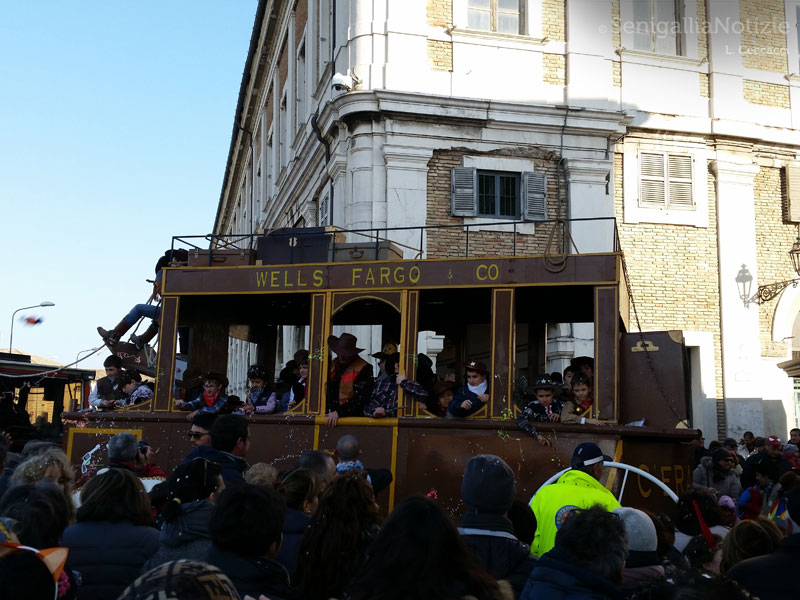 Carnevale di Senigallia - Diligenza del west