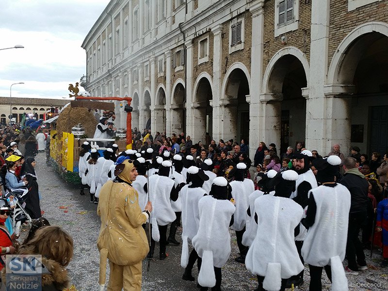 Carnevale 2016 a Senigallia: il gregge