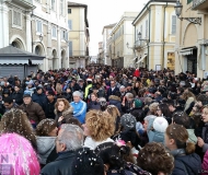 Carnevale 2016 a Senigallia: folla in corso 2 Giugno