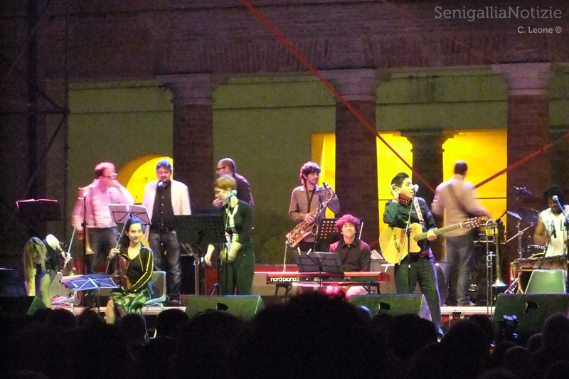 Banda Osiris e Orchestra di via Padova sul palco di Senigallia