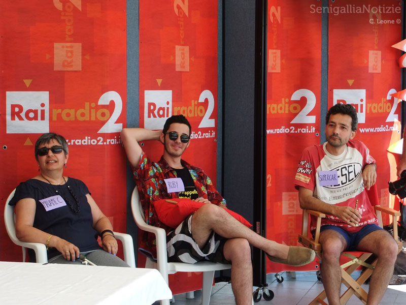 Si gioca sulla spiaggia di Senigallia con Caterpillar AM