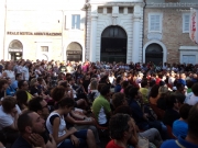 Tanta gente in piazza Roma per Caterpillar