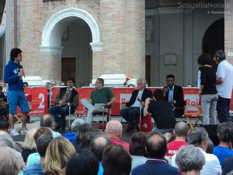 Gli ospiti sul palco di Caterpillar per la diretta da Senigallia