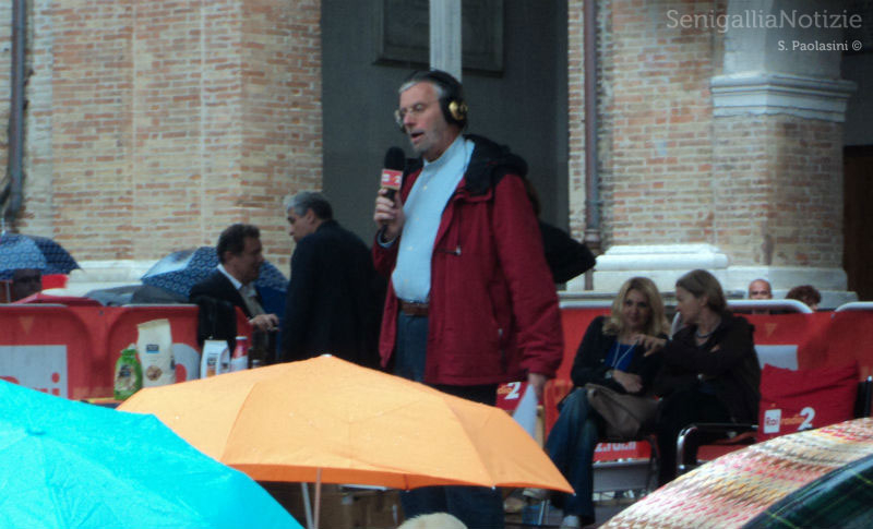 Massimo Cirri sul palco di piazza Roma per Caterpillar