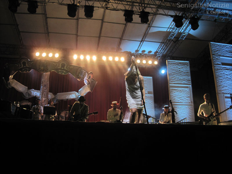 Live di Malika Ayane a Senigallia