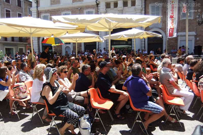 Piazza Roma gremita per Monica Maggioni