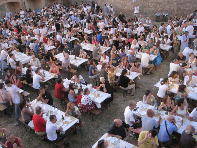 Cena antispreco ai giardini della Rocca Roveresca