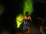 Live di Nina Zilli a Senigallia per il Caterraduno