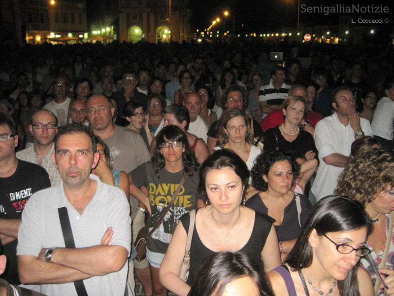 Tanto pubblico al Foro Annonario per Samuele Bersani