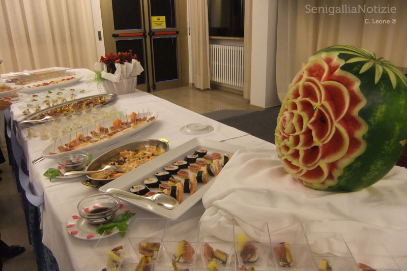Buffet e piatti preparati dagli studenti del Panzini di Senigallia