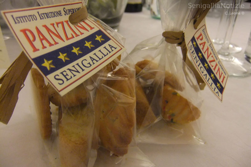 Buffet e piatti preparati dagli studenti del Panzini di Senigallia
