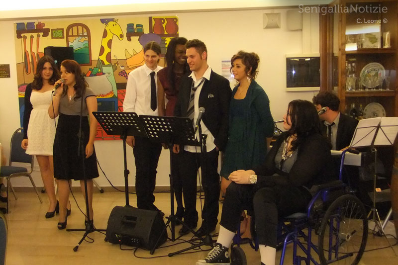 Serata di gala al Panzini di Senigallia per la fine dell'anno scolastico