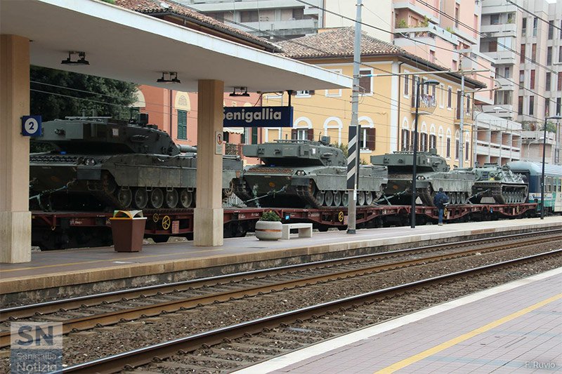 02/12/2015 - Carri armati in transito