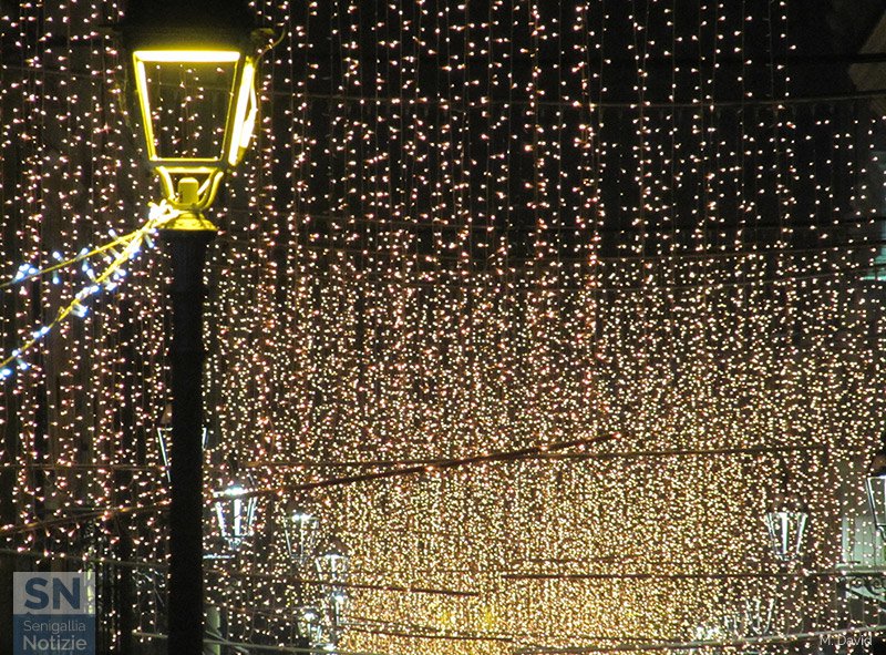 13/12/2015 - Pioggia di luci