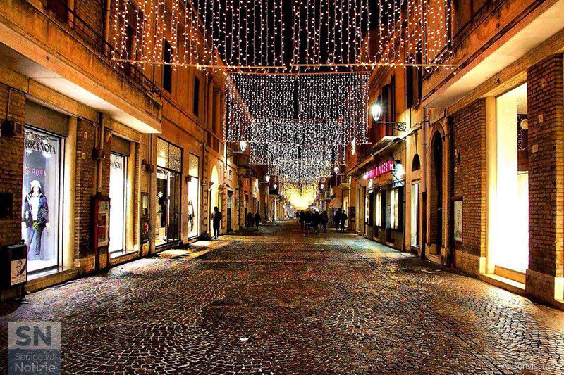 18/12/2015 - Periodo delle Feste in Corso