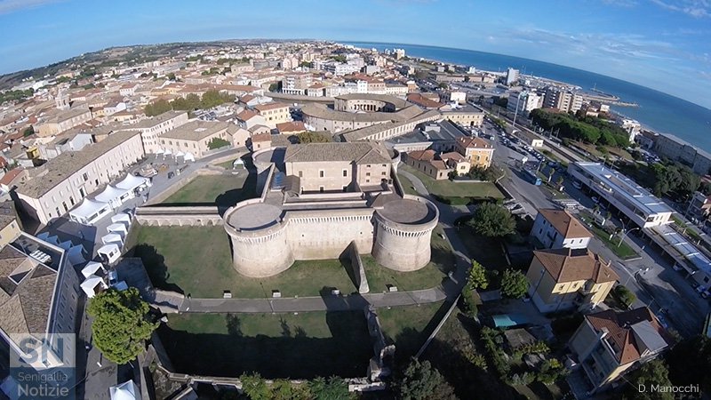 03/12/2016 - Senigallia dall'alto: dalla Rocca verso nord