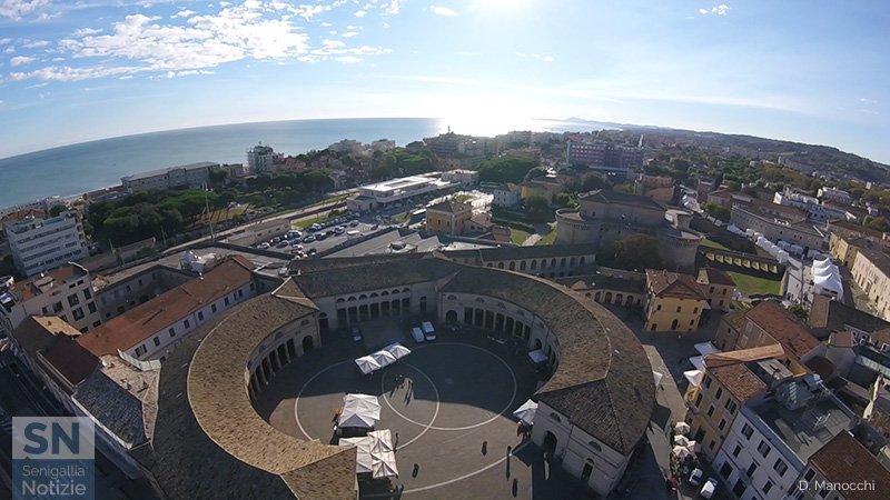 09/12/2016 - Senigallia dall'alto: dal Foro verso sud