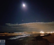 16/12/2017 - Luna sul mare