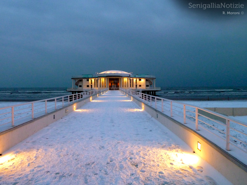 10/02/2012 - Rotonda a mare di Senigallia