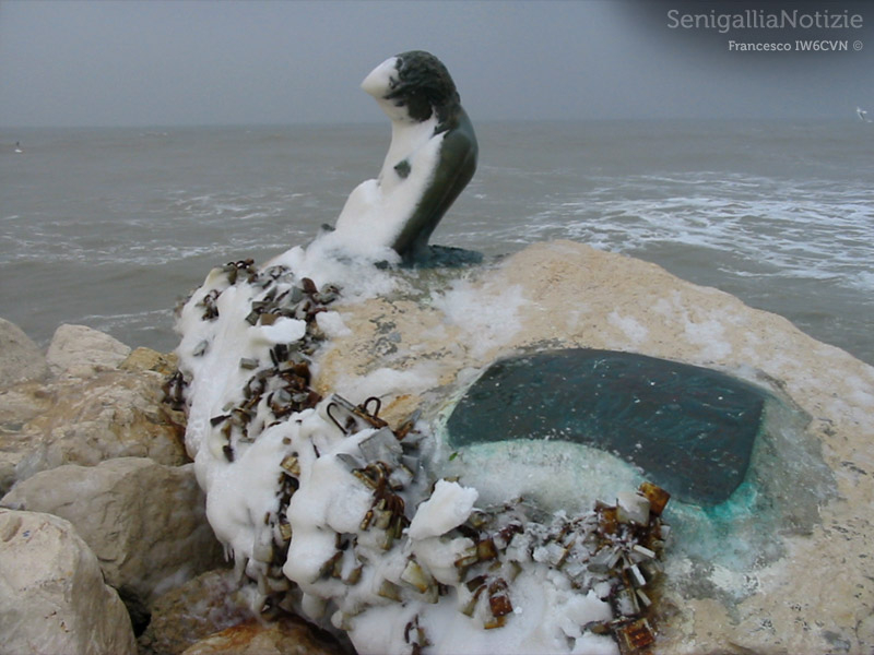 21/02/2012 - Foto della Penelope con neve