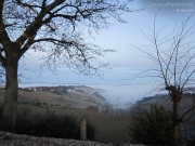 06/02/2014 - Nuvole basse sulle colline dell\'entroterra