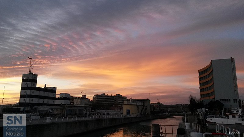10/02/2016 - Alba al porto di Senigallia