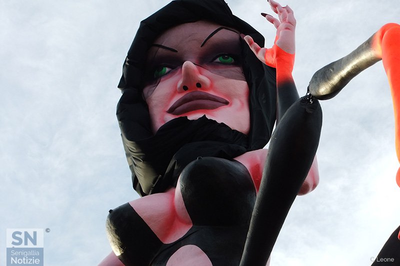 26/02/2017 - Carnevale di cartapesta