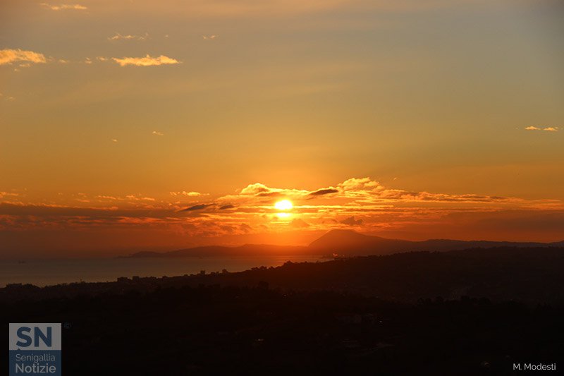 13/02/2019 - Sole su Ancona