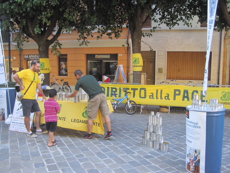 Un bel modo di riciclare i barattoli!