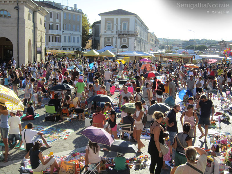 Fiera franca dei bambini al Foro Annonario
