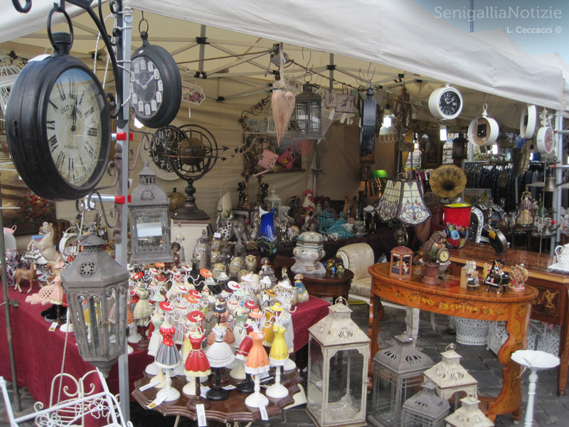 Bancarella alla Fiera 2013 di Senigallia