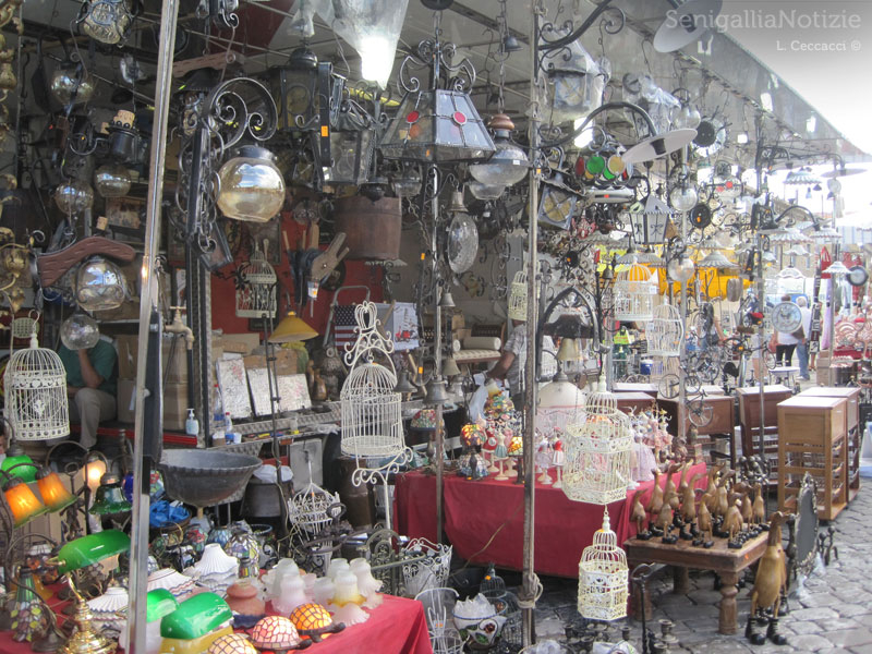 Bancarella alla Fiera 2013 di Senigallia