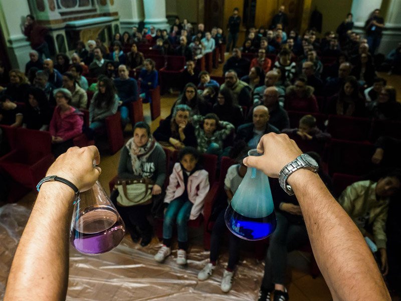 Tanta chimica all'auditorium San Rocco