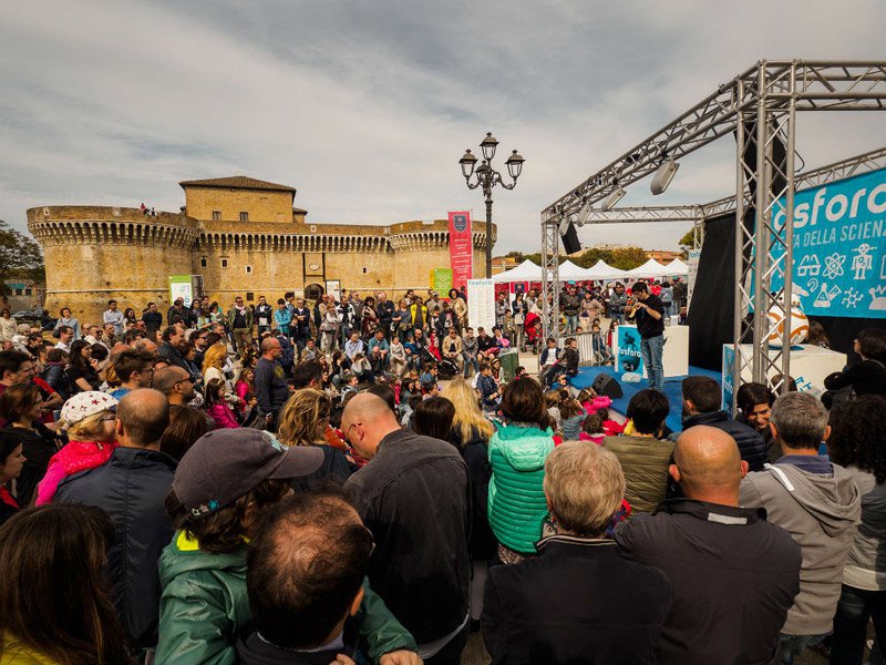 Il pubblico di Fosforo 2016, la festa della scienza