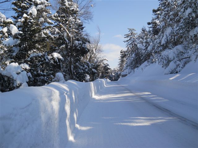 Strade di Arcevia sepolte dalla neve