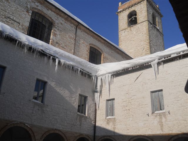 Case di Arcevia sotto il nevone