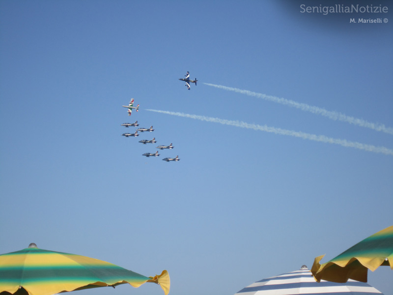 Il Senigallia Air Show davanti alla spiaggia