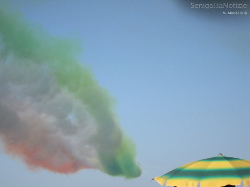 Il Senigallia Air Show davanti alla spiaggia