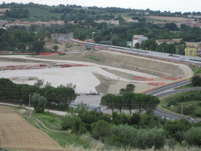 Da strada della Capanna Alta, l'area del nuovo casello A-14