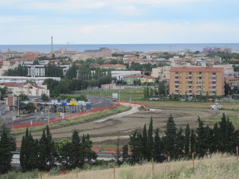 Da strada della Capanna Alta, lavori per l'uscita della Complanare
