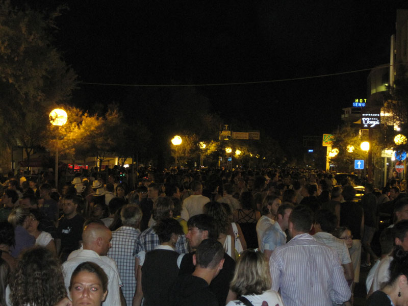 Il Lungomare di Senigallia invaso dalla gente