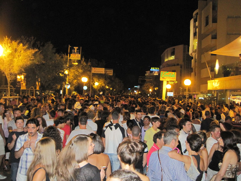 Fino a tardissimo si è ballato in spiaggia e nei locali