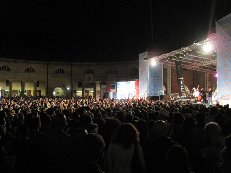 Il pubblico per Chuck Berry al Foro Annonario