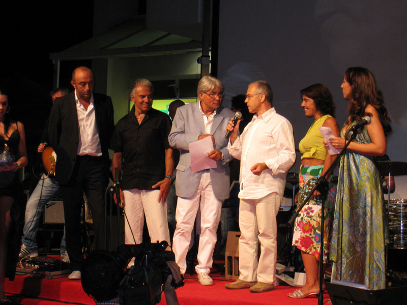 Vladimiro Riga premia la famiglia Chiostergi