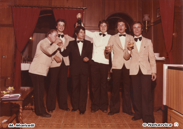 Peppino, Rimini, il mètre, Massimo Mariselli e altri camerieri del Covo Nord Est Senigallia '73