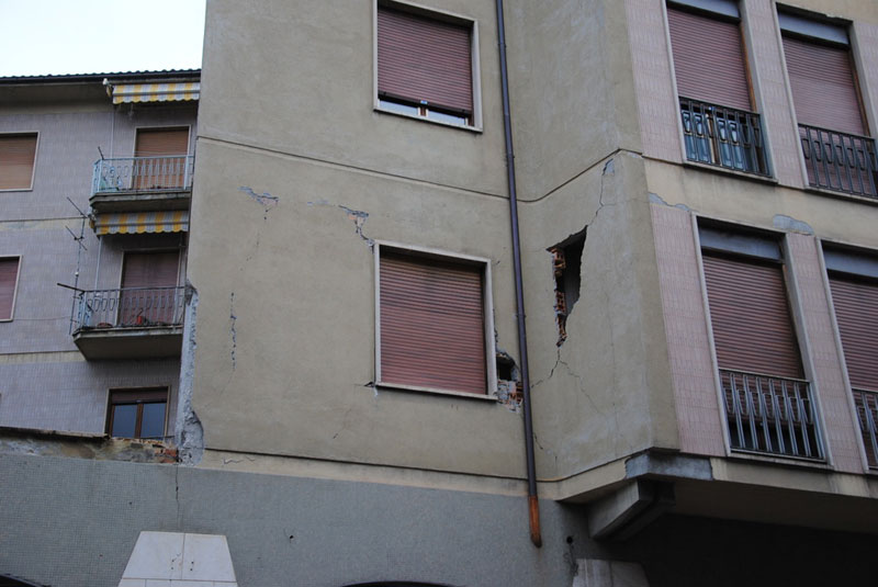 L'Aquila - Palazzi danneggiati dal sisma del 6 aprile 2009